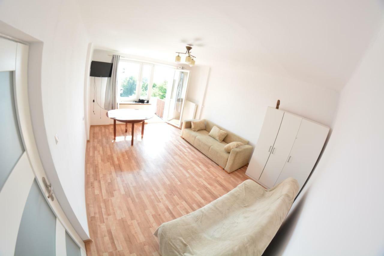 Ferienwohnung Ul. Ugorek Kolo Areny Krakau Exterior foto